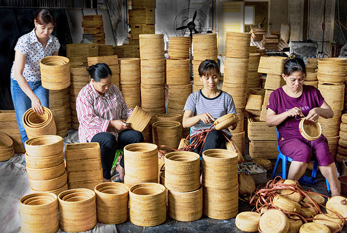 Many bamboo and rattan products of Phu Vinh bamboo  and rattan village have been exported to foreign markets.  Photo: Bui Thai Hai 